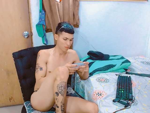 Live sex webcam photo for logandominik #275645017