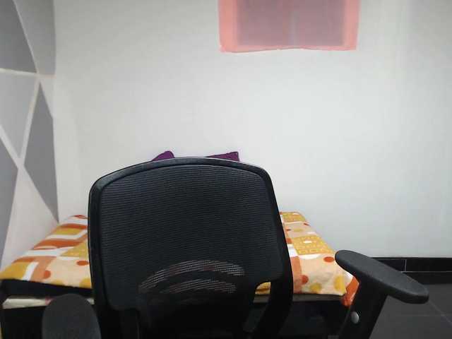 Live sex webcam photo for lola-sax #272291940