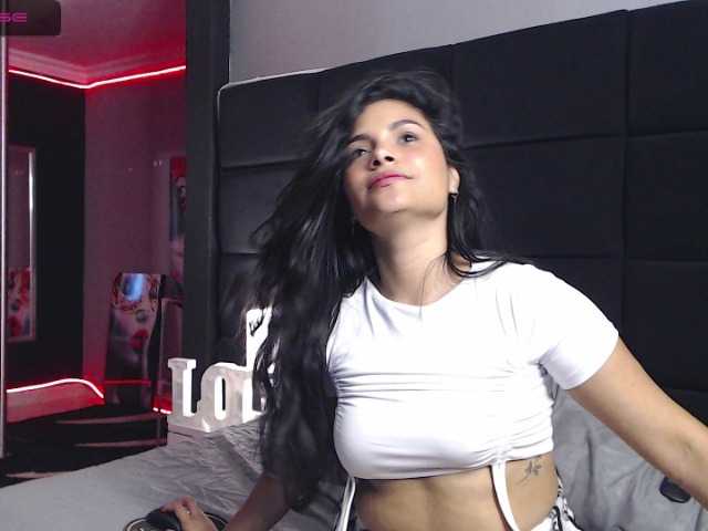 Live sex webcam photo for lolaastars1 #272027944