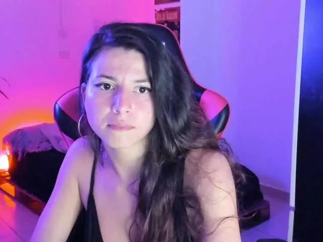 Live sex webcam photo for lolamustaine #292775518