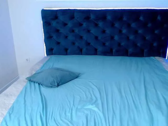 Live sex webcam photo for loli-lu1 #272593677