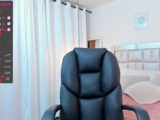 Live sex webcam photo for loliita11 #272291939