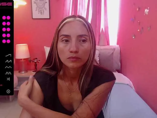 Live sex webcam photo for lollarain #273691049