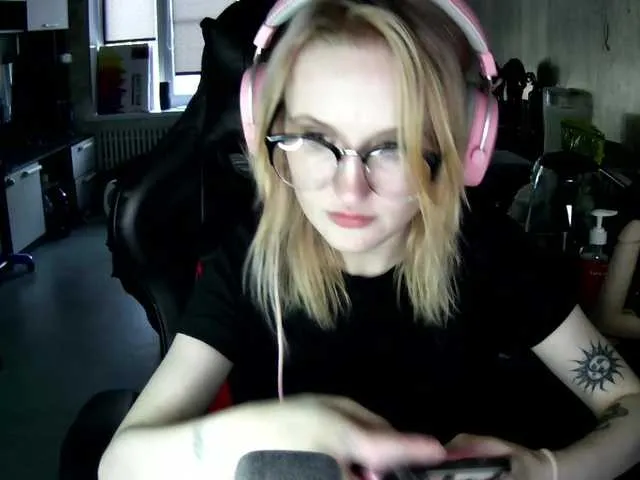 Live sex webcam photo for lolochkaa #278201585