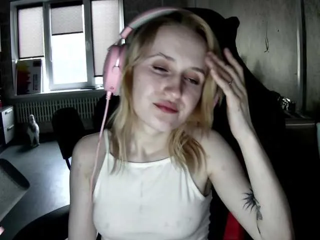 Live sex webcam photo for lolochkaa #278236542