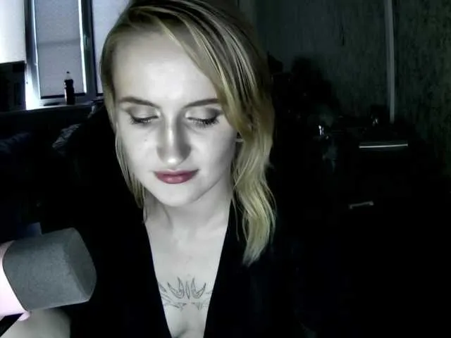 Live sex webcam photo for lolochkaa #278301841