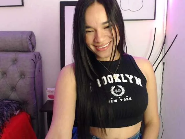 Live sex webcam photo for loolittaaxxx #277136605