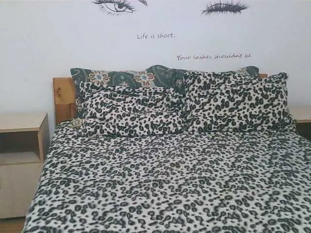 Live sex webcam photo for lorainne2 #291981797