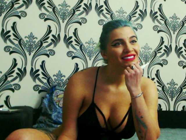 Live sex webcam photo for lorehottie #273004249