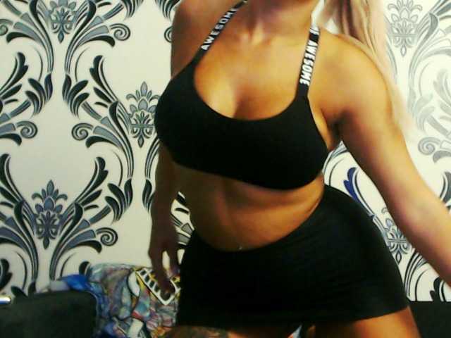 Live sex webcam photo for lorehottie #276123846