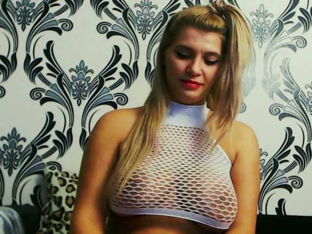 Live sex webcam photo for lorehottie #276893568