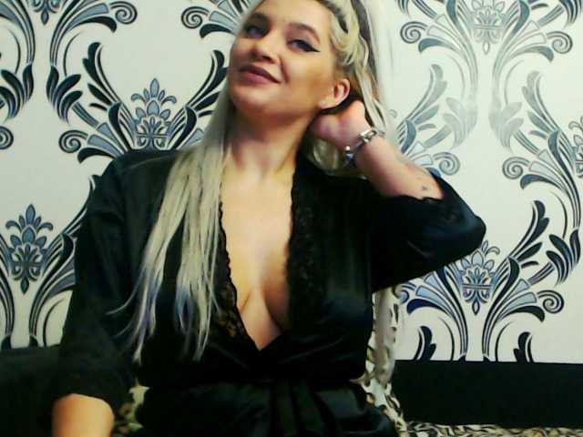 Live sex webcam photo for lorehottie #277468739