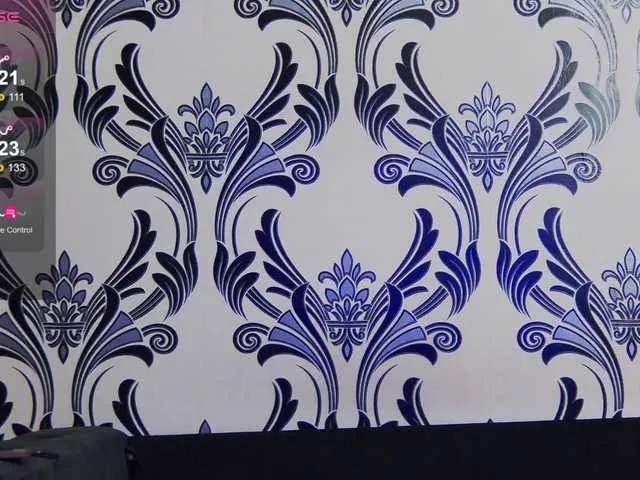 Live sex webcam photo for lorehottie #290661363