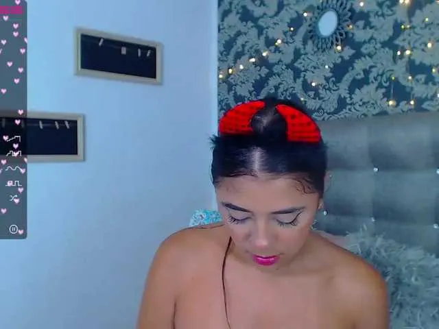 Live sex webcam photo for loreinparker #272541909