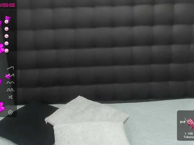 Live sex webcam photo for loreinparker #273313406