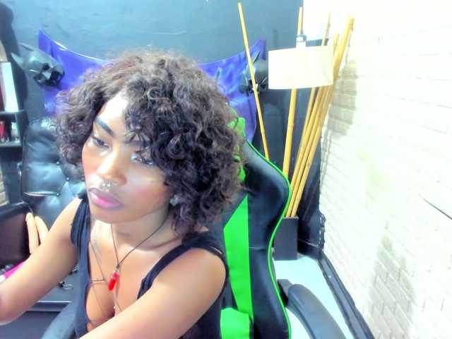 Live sex webcam photo for lorelovers #275726194