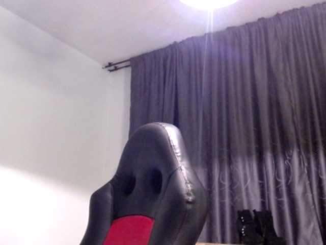 Live sex webcam photo for lorelunna #272171748