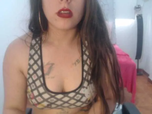 Live sex webcam photo for loren-baby #274936895