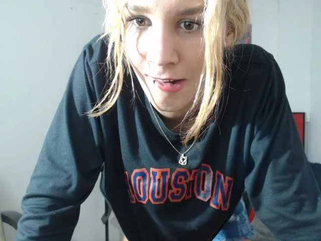 Live sex webcam photo for loren-baby #276962871