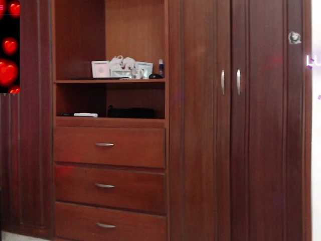 Live sex webcam photo for lorena-gomezz1 #276129777