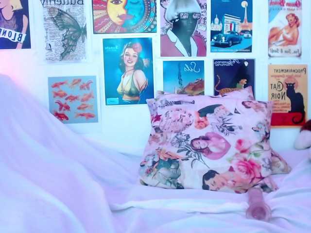 Live sex webcam photo for lorenahooot #273915954