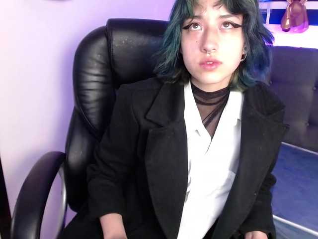 Live sex webcam photo for lorenvitale #272329760