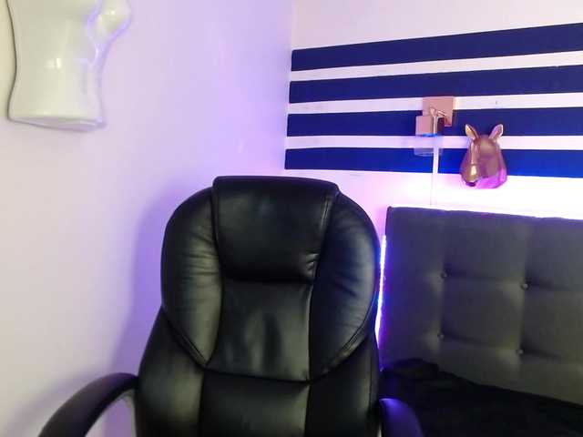 Live sex webcam photo for lorenvitale #272332854