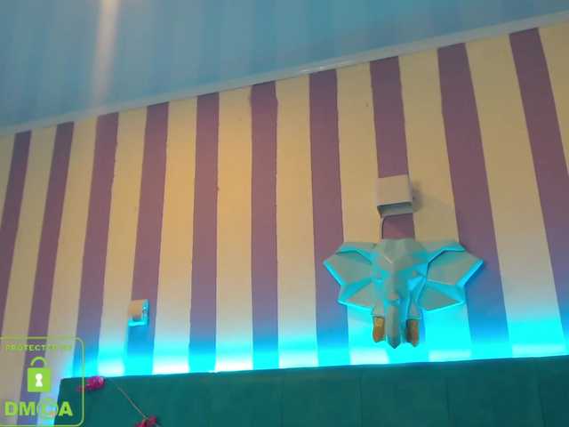 Live sex webcam photo for lorenvitale #272575466