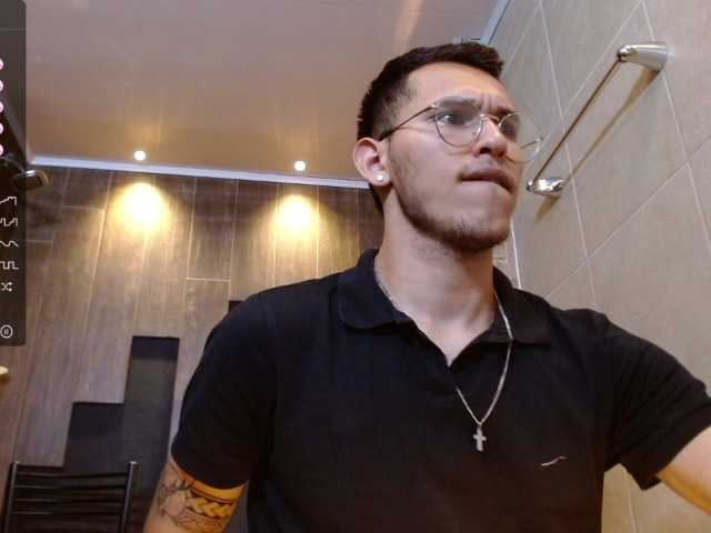 Live sex webcam photo for lorenzo-Rey #276101613