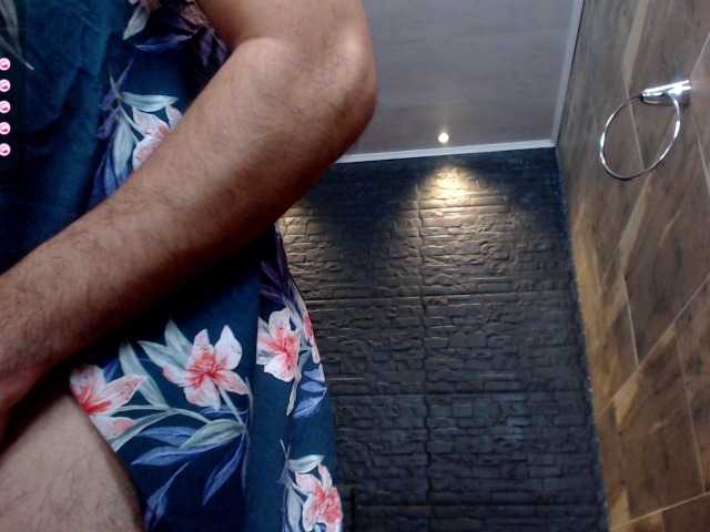 Live sex webcam photo for lorenzo-Rey #276178168
