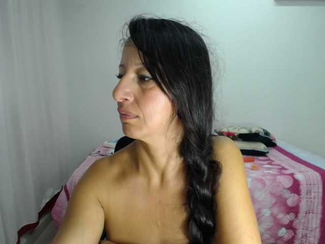 Live sex webcam photo for loretylizzz #277719908