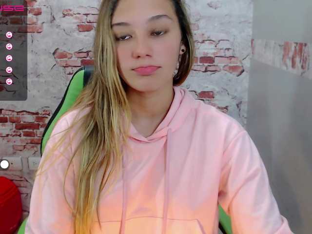 Live sex webcam photo for lorey-bonz #272075699