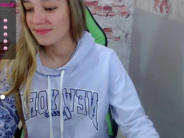 Live sex webcam photo for lorey-bonz #272234288