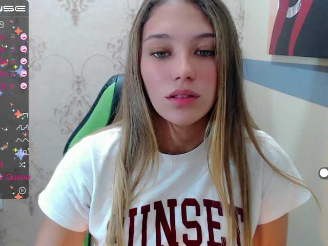 Live sex webcam photo for lorey-bonz #272625715