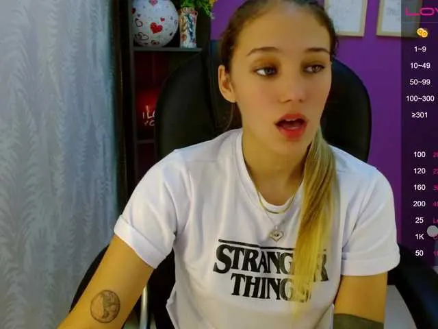 Live sex webcam photo for lorey-bonz #272761562