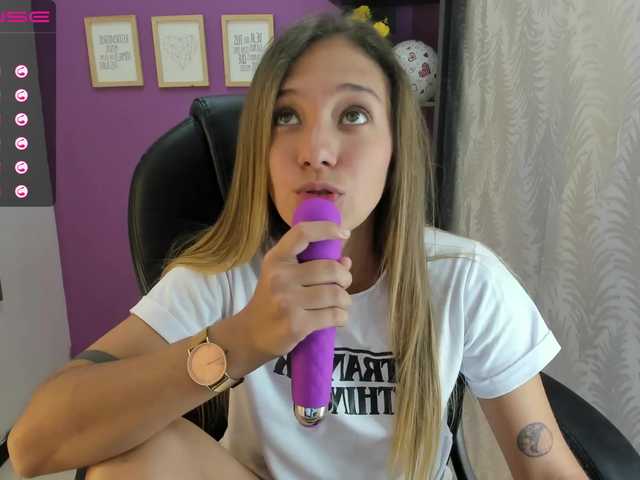 Live sex webcam photo for lorey-bonz #272901748