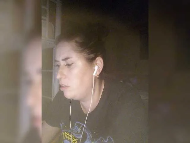 Live sex webcam photo for loriktwinss #276699673