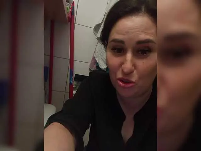 Live sex webcam photo for loriktwinss #290358001