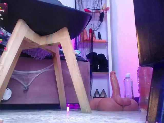Live sex webcam photo for louise-nails #292097092