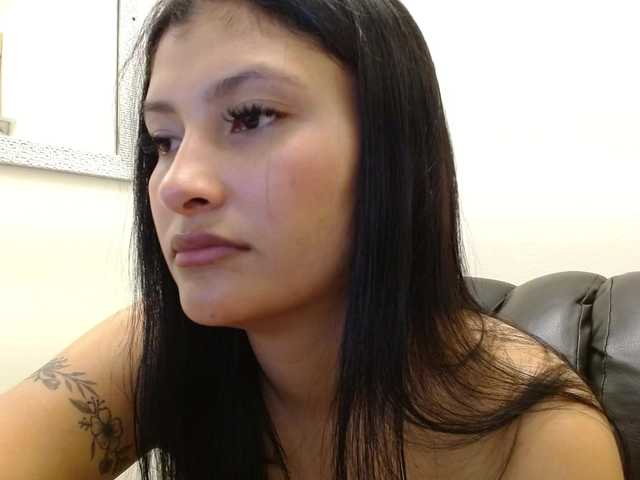 Live sex webcam photo for louisk2 #291043400