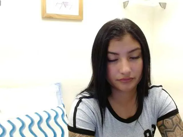 Live sex webcam photo for louisk2 #292347241