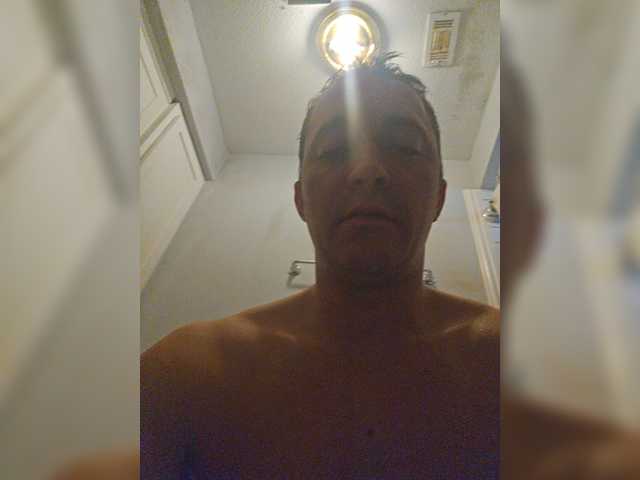 Live sex webcam photo for love2cam4u #277005583