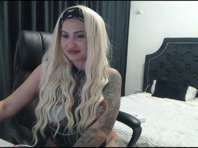 Live sex webcam photo for lovelyblondyx #273454176