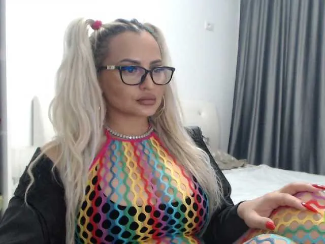Live sex webcam photo for lovelyblondyx #276965906