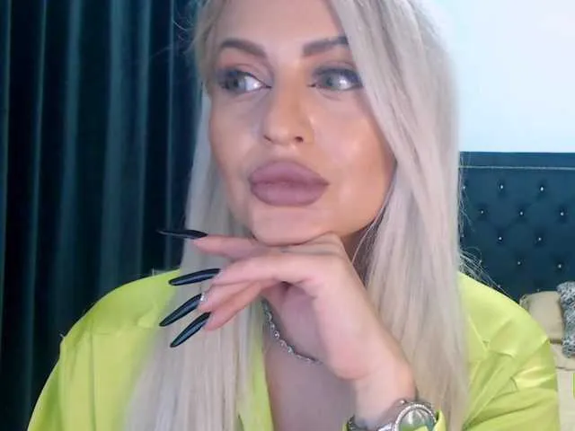 Live sex webcam photo for lovelyblondyx #277384894