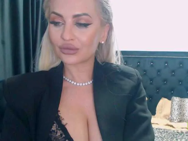 Live sex webcam photo for lovelyblondyx #277635304