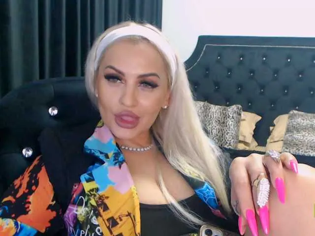 Live sex webcam photo for lovelyblondyx #277648379