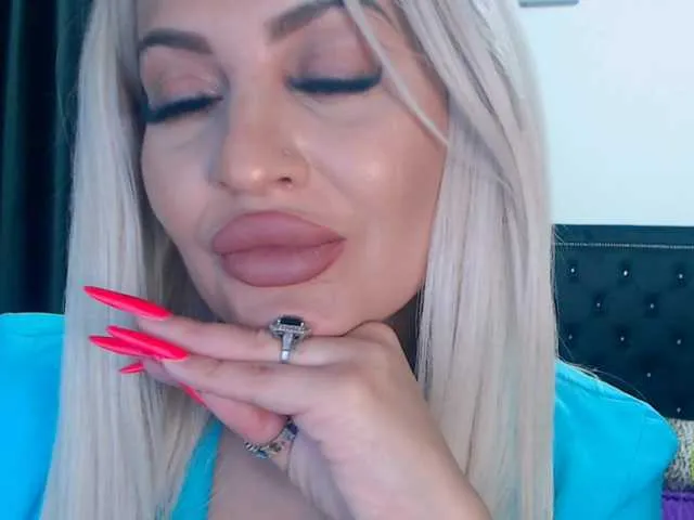 Live sex webcam photo for lovelyblondyx #277969053