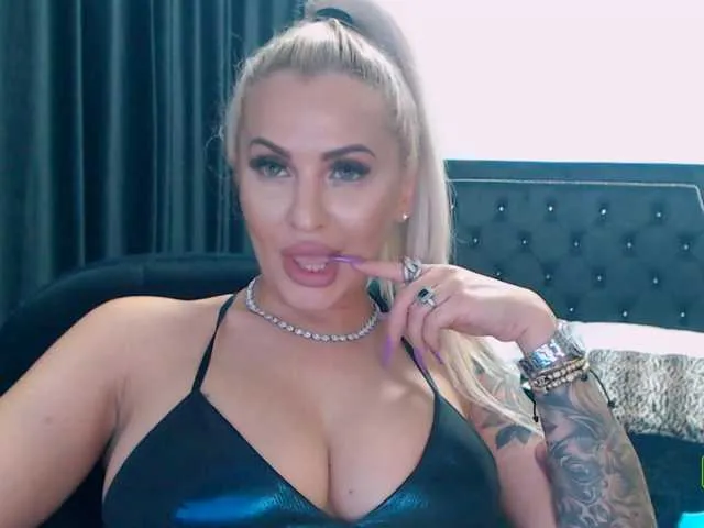 Live sex webcam photo for lovelyblondyx #278029146