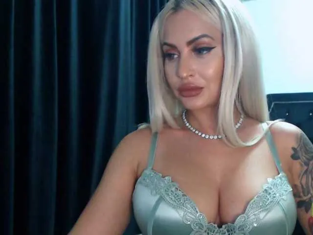 Live sex webcam photo for lovelyblondyx #278144056